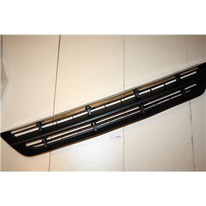 1215617 Ford Focus luftintag nedre grill