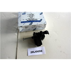 1439868 Ford, Volvo switch clutch