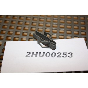 7084608 Ford clips