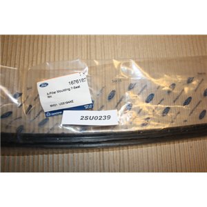 1676182 Ford Galaxy moulding