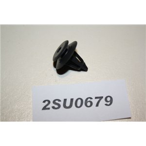 1745441 Ford Kuga clips