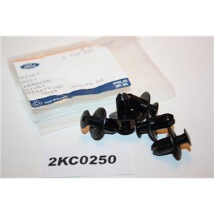 3733337 Ford Ranger push rivet