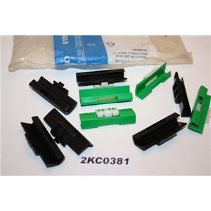 270148 Volvo 240 clips windscreen