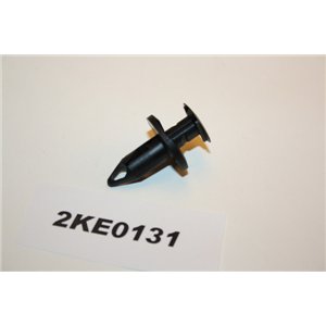 1039463 Ford Mondeo Fiesta push rivet W704433S300