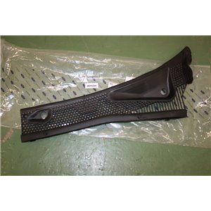 1136384 Ford Focus cowl vent