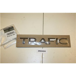 908900184R Renault Trafic embleme badge