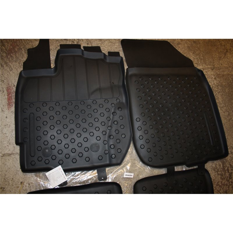8201581618 Dacia Duster rubber mats mat 