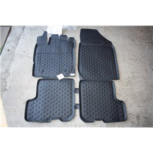 8201595197 Dacia Sandero rubber mats