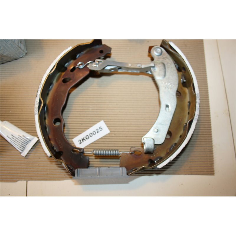 7701207179 Renault Clio, Sandero, Logan kit brake shoe ...
